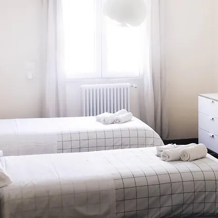 - Spazioso Nel Centro Di Apartamento