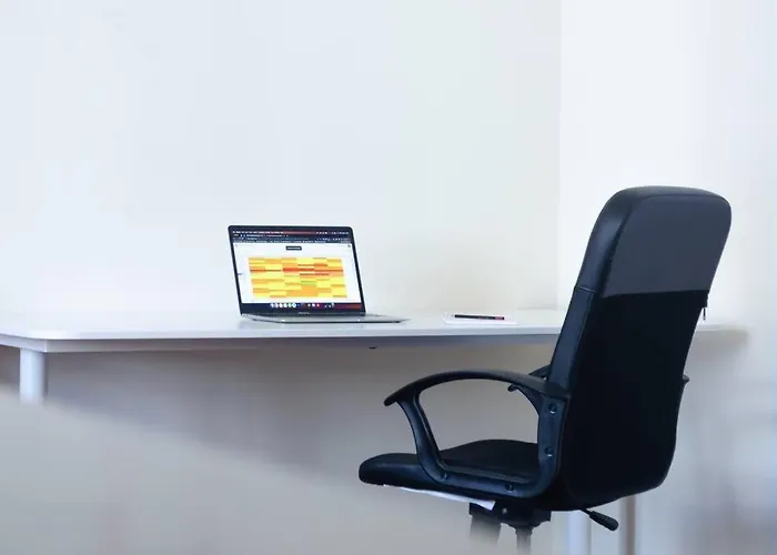- Spazioso Nel Centro Di Appartamento *